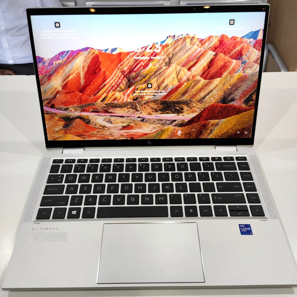 HP EliteBook 1040 14 inch G9 Notebook PC - 16GB DDR5 (2X8GB) SODIMM, 256GB M.2 PCIe NVMe 2280 Value 3X4 SSD