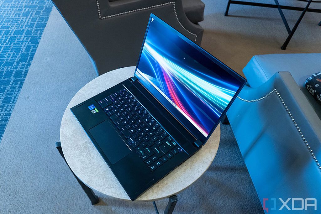 MSI Creator 15 15.6in FHD Finger Touch panel