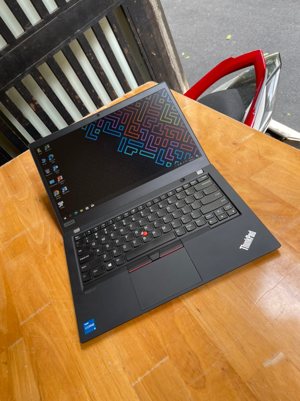 ThinkPad T14 Gen2 - 14", 8GB, 256GB SSD